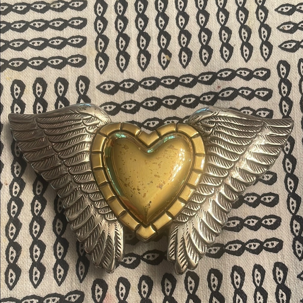 Gold and Silver Heart with Wings Belt buckle - Picture 6 of 8